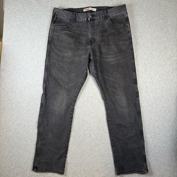 Wrangler Mens Size 38x32 Slim Straight Leg Denim Jeans Black Pockets - Picture 1 of 11
